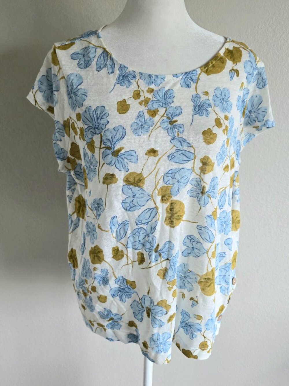 Joie Top Blouse 100% Soft Linen Floral Button Accent Pullover Cap Sleeve Size M
